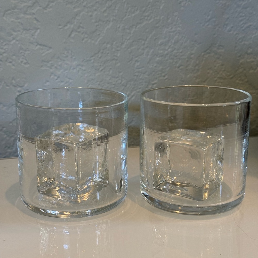 Petite Cube
Rocks Glass Clear Glass Tumbler with Ice Cube Design set of 2 New